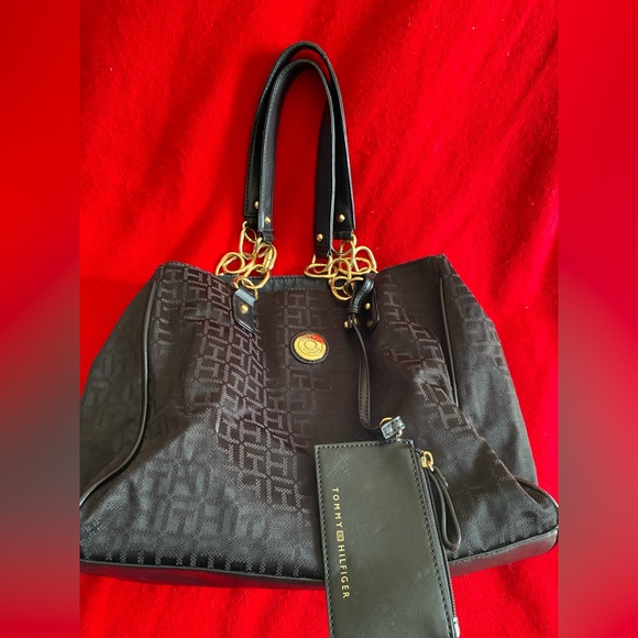 Black Tommy Hilfiger Tote - Picture 6 of 10